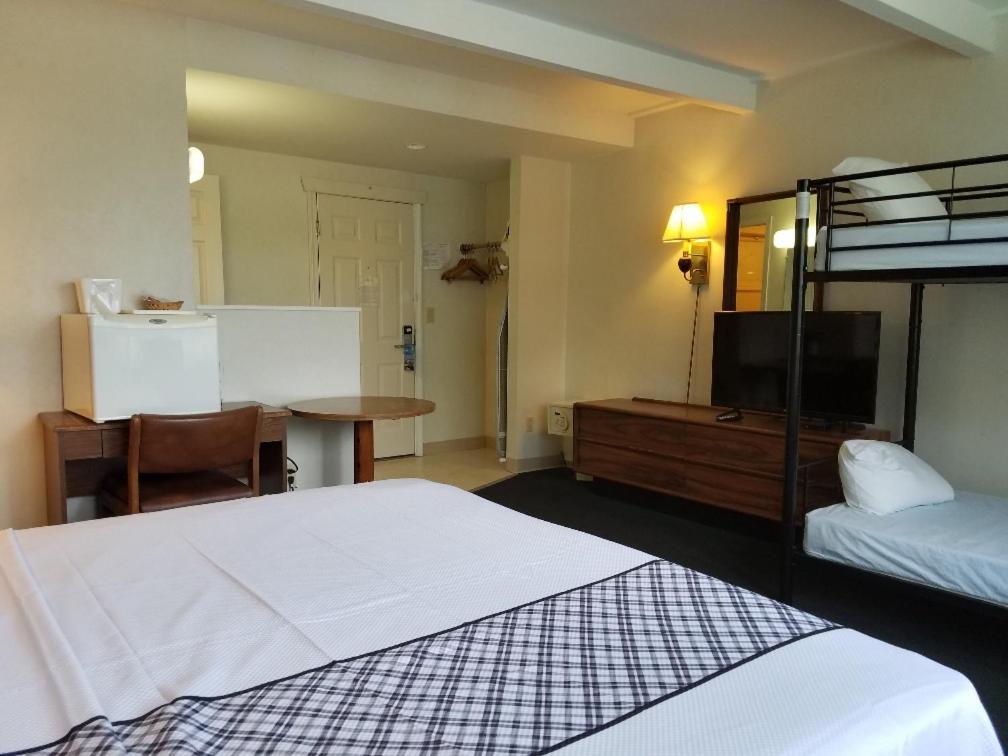 Travelodge By Wyndham Lake George Ny Bagian luar foto