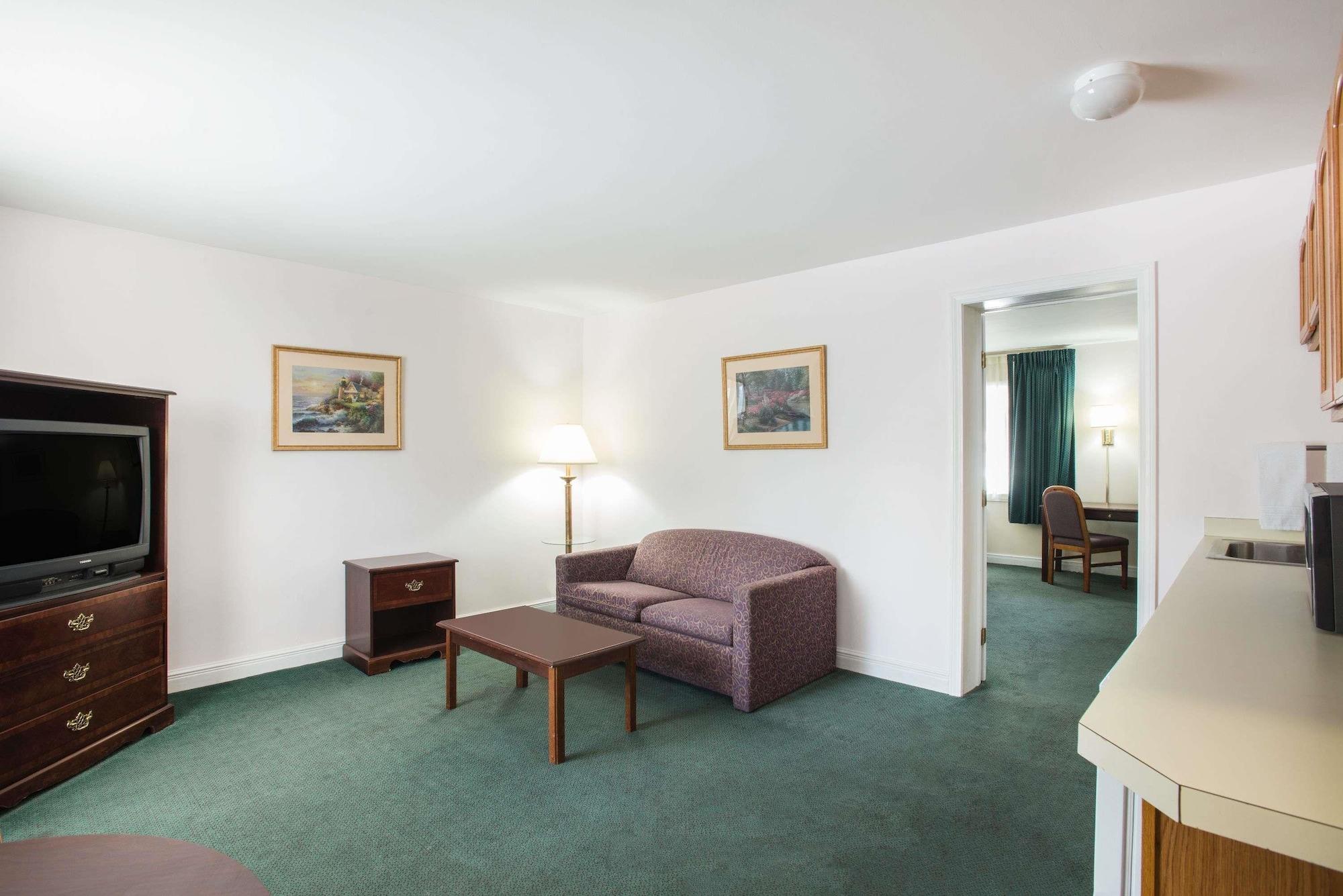 Travelodge By Wyndham Lake George Ny Bagian luar foto