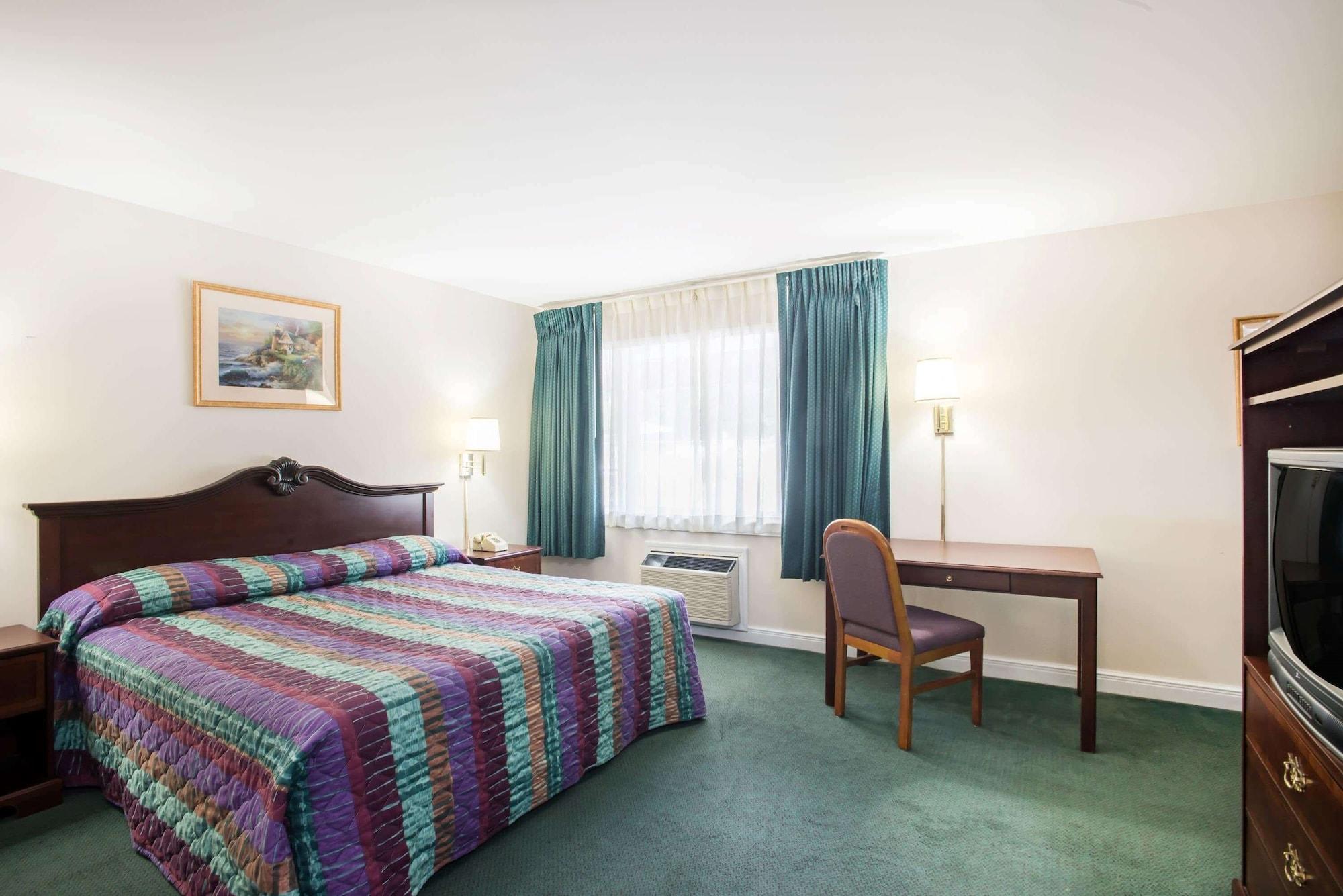 Travelodge By Wyndham Lake George Ny Bagian luar foto