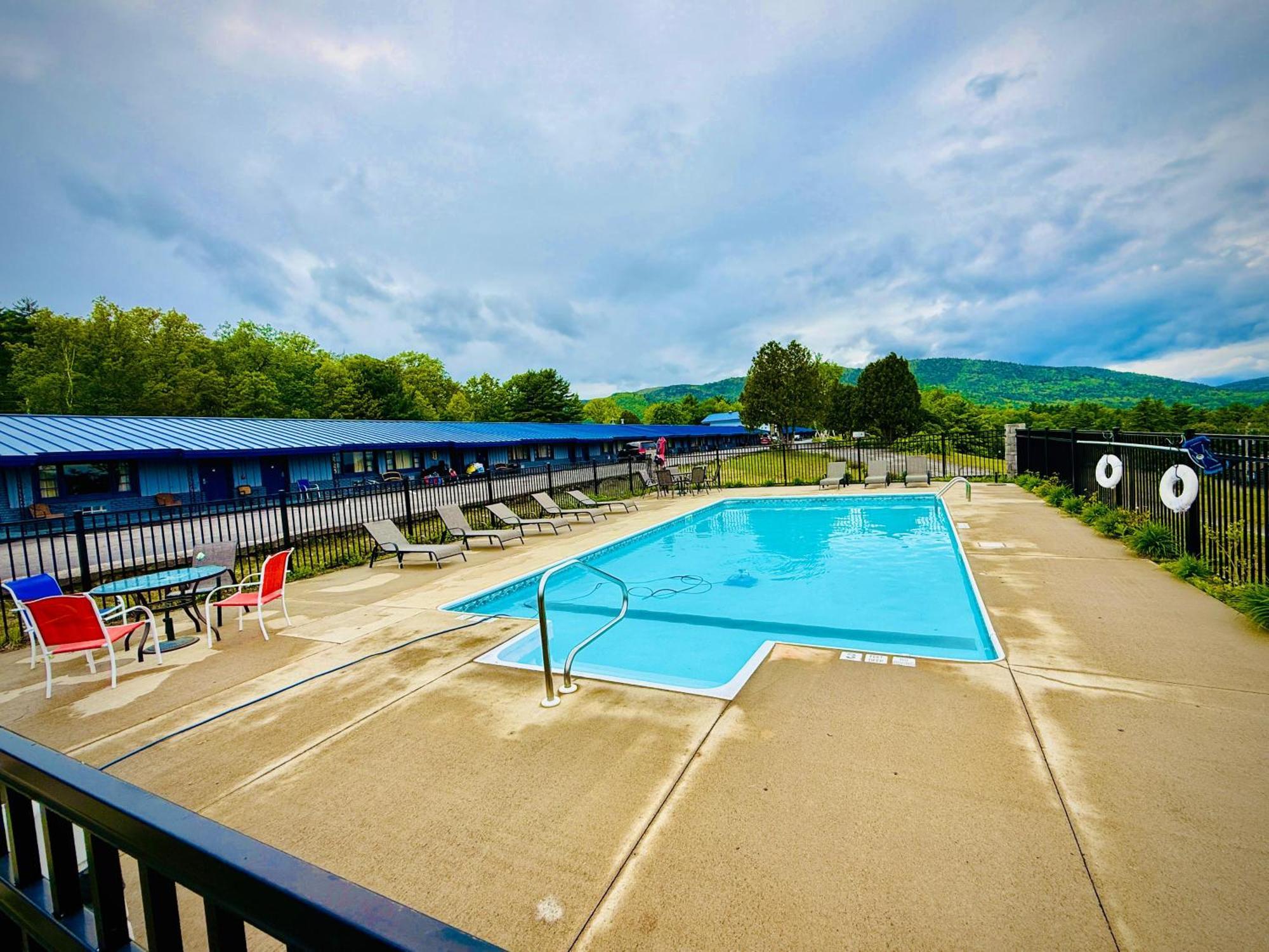 Travelodge By Wyndham Lake George Ny Bagian luar foto