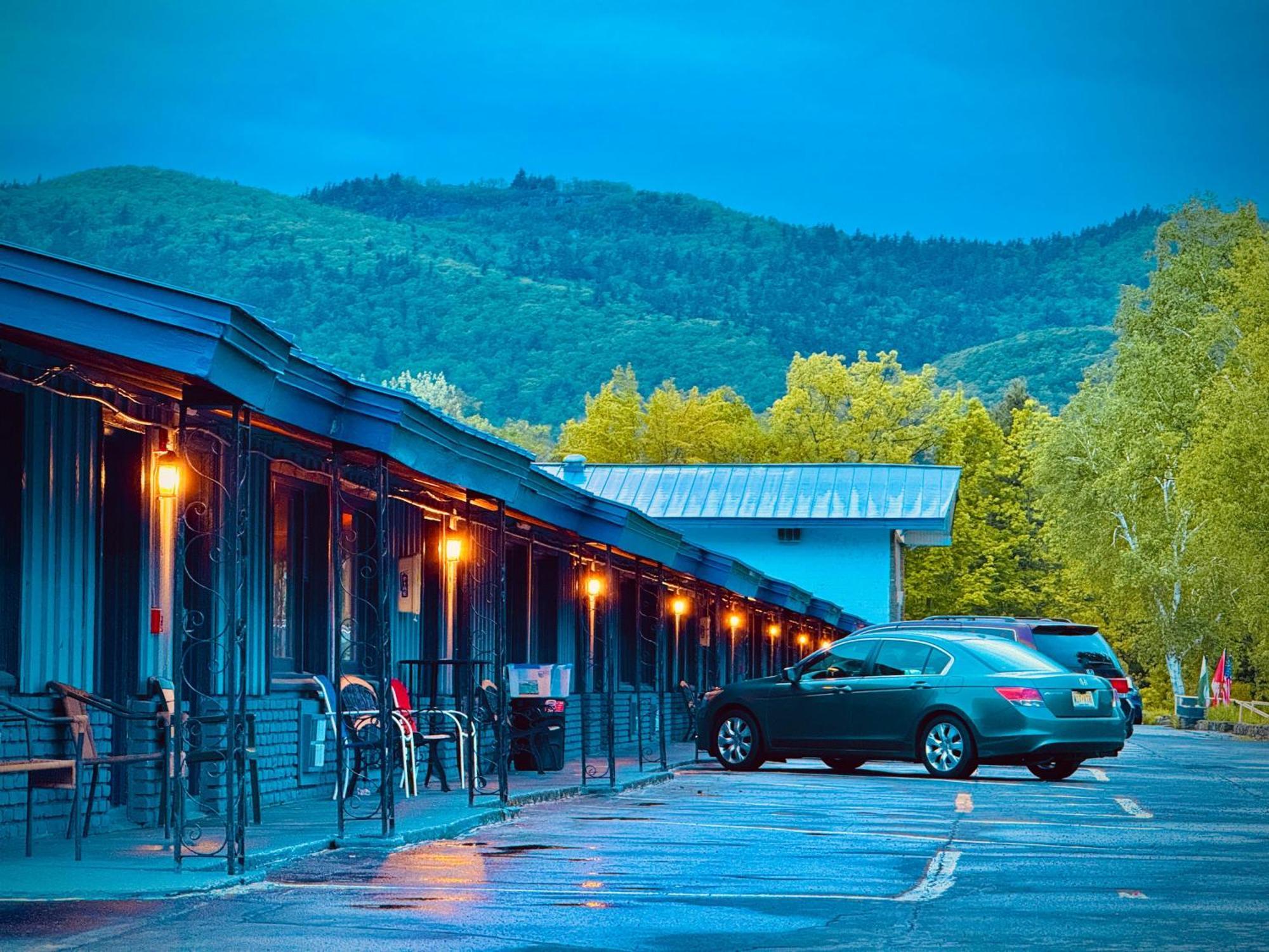 Travelodge By Wyndham Lake George Ny Bagian luar foto