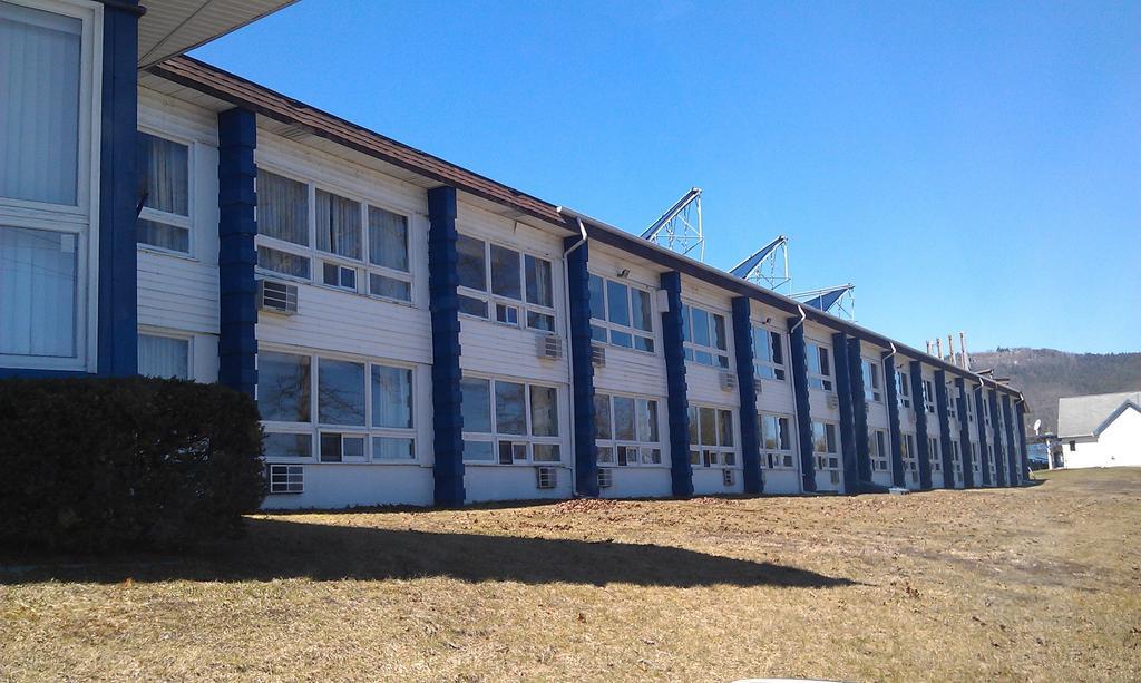 Travelodge By Wyndham Lake George Ny Bagian luar foto